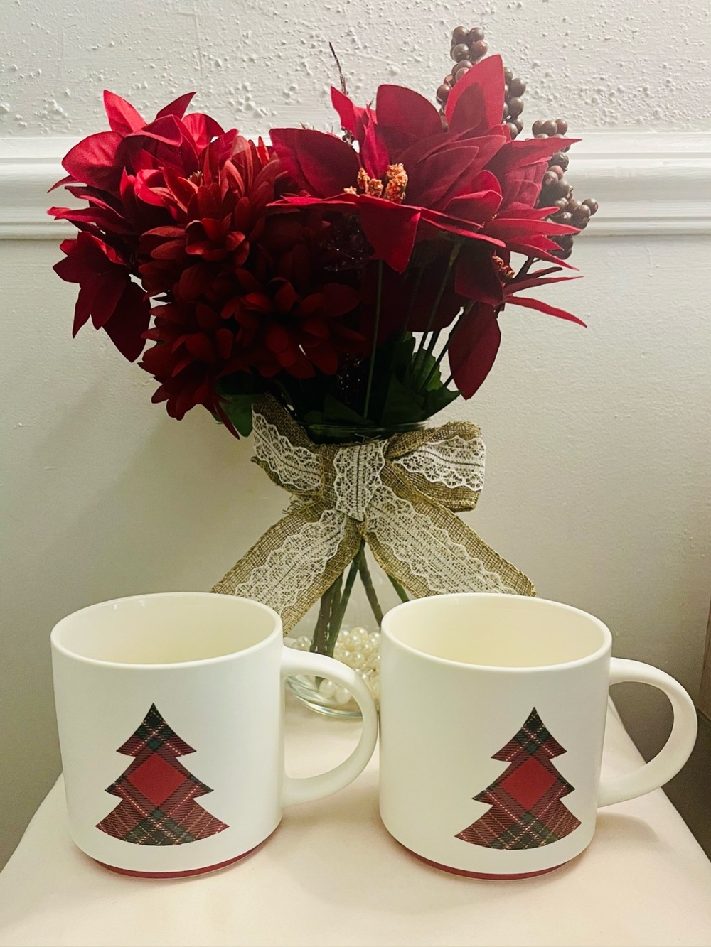 FESTIVE VOICE NWT 18 FL OZ Tartan Plaid 2-Piece Holiday Mug Set. - Picture 2 of 6